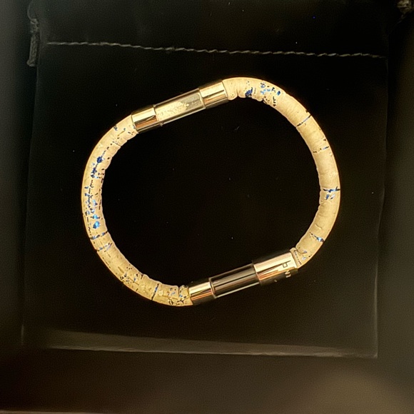 Coral Legend Bracelet - Picture 2 of 2